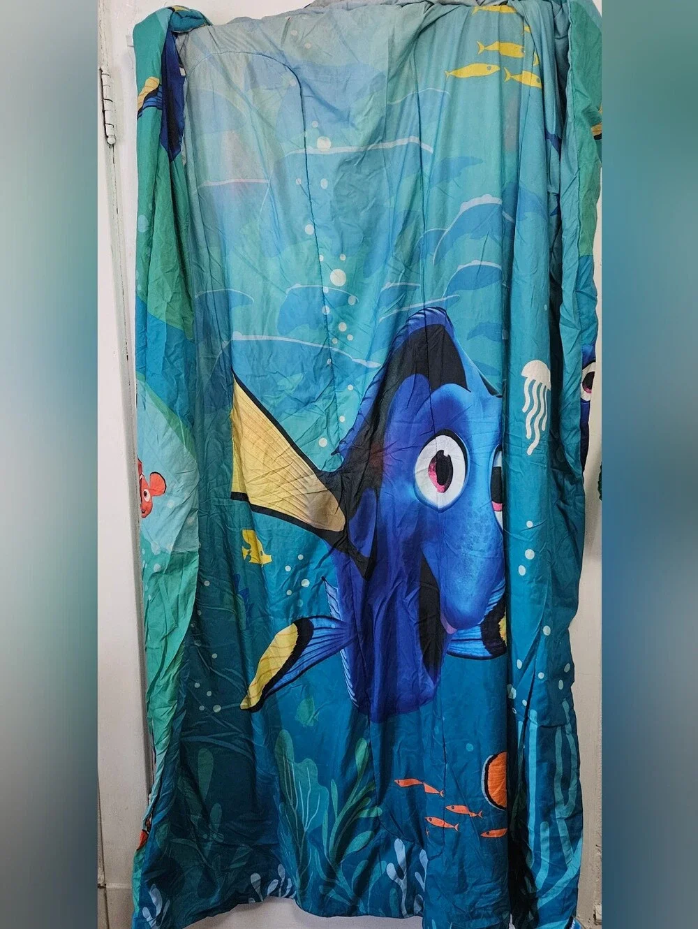 Disney Finding Nemo Blue and Orange Comforter